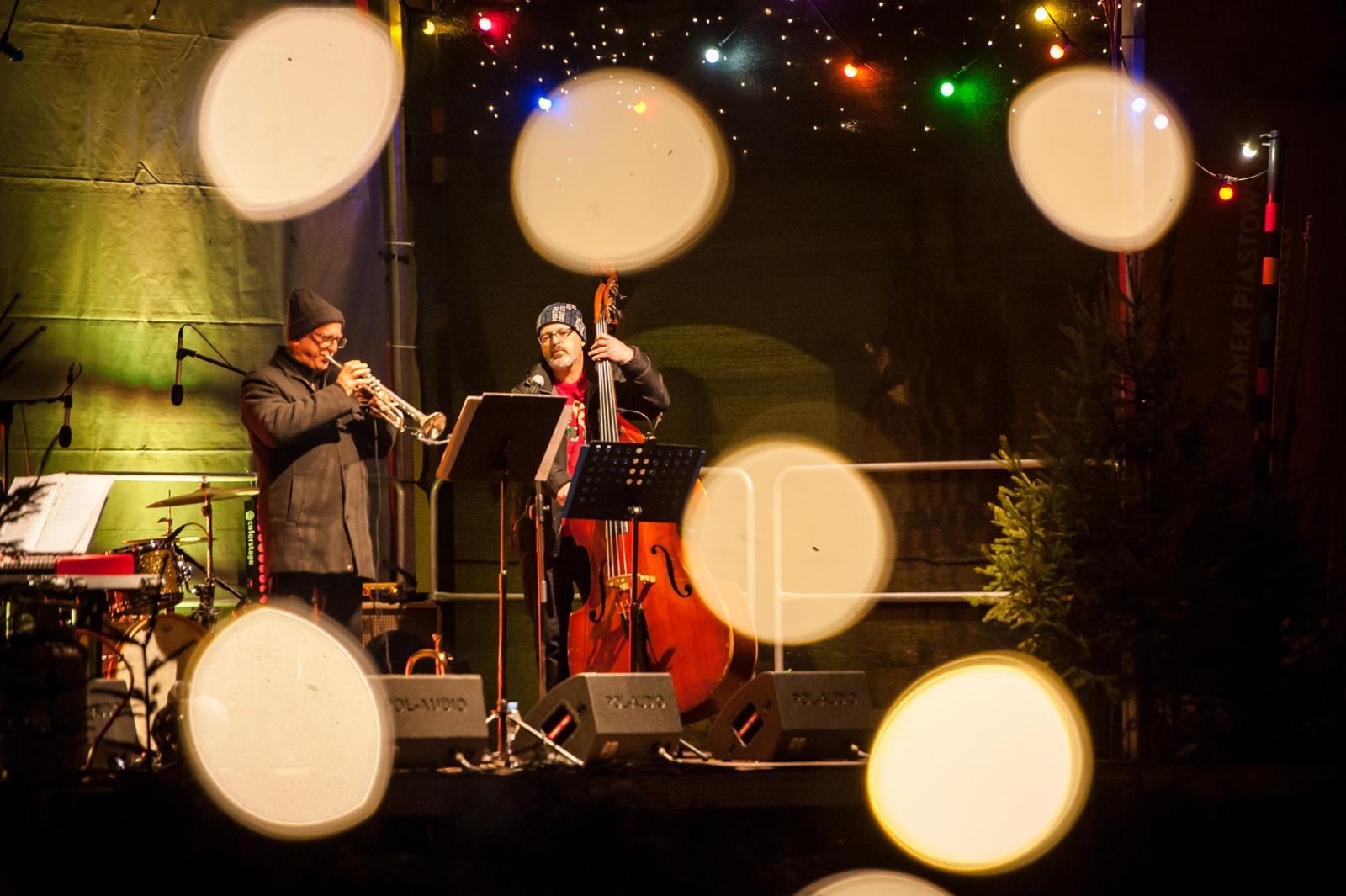 Zdjęcie w galerii na portalu naszraciborz.pl: Jazzowa sobota i wiedeńska niedziela pełna zabaw. Trwa jarmark na Zamku Piastowskim [FOTO, WIDEO, PROGRAM NA NIEDZIELĘ] wiadomości z regionu