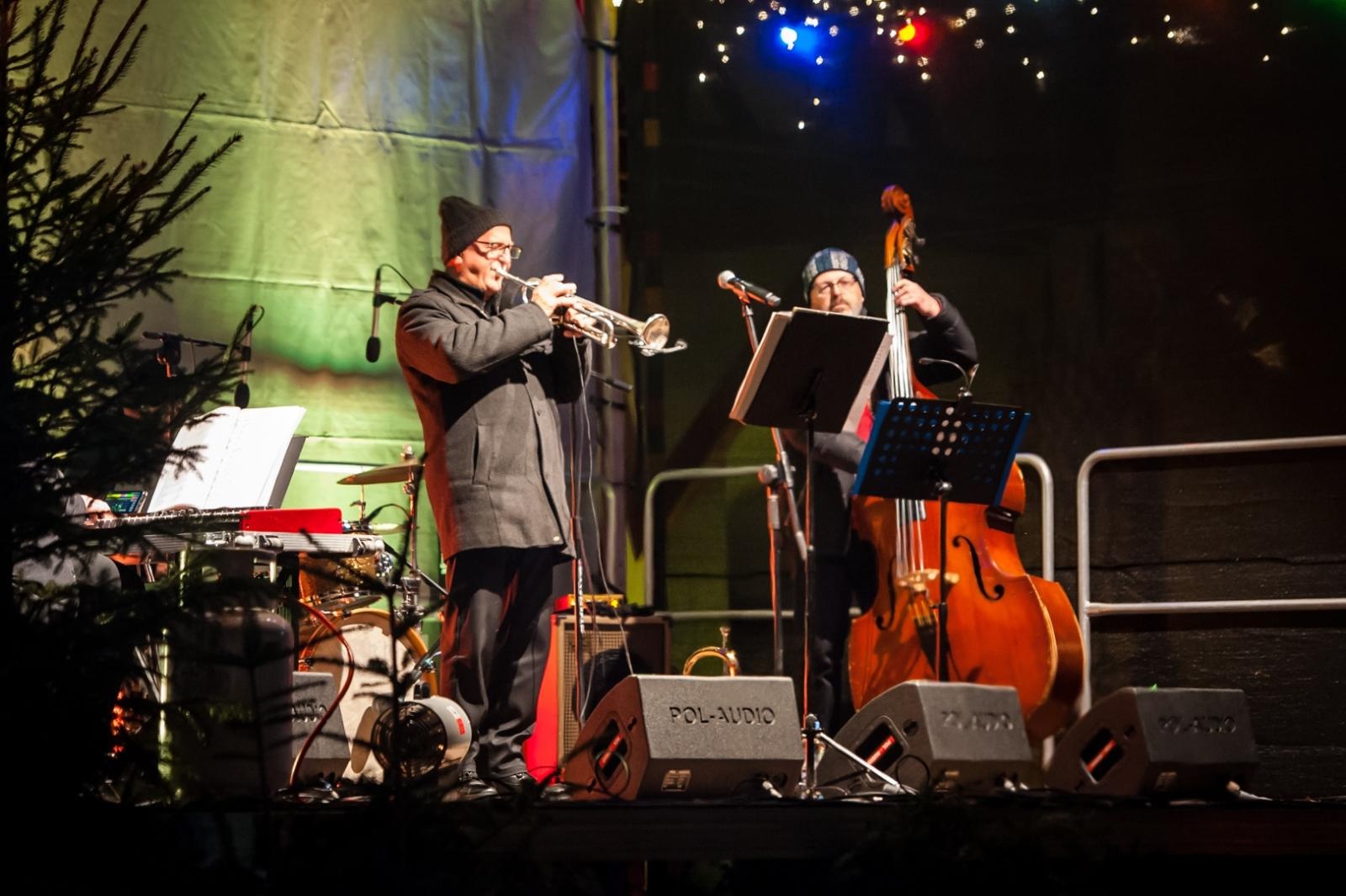 Zdjęcie w galerii na portalu naszraciborz.pl: Jazzowa sobota i wiedeńska niedziela pełna zabaw. Trwa jarmark na Zamku Piastowskim [FOTO, WIDEO, PROGRAM NA NIEDZIELĘ] wiadomości z regionu