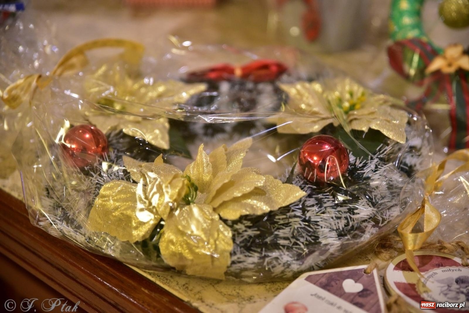 Zdjęcie w galerii na portalu naszraciborz.pl: Koncert charytatywny dla Judytki: taniec, folklor i świąteczne smaki zgromadziły tłumy wiadomości z regionu