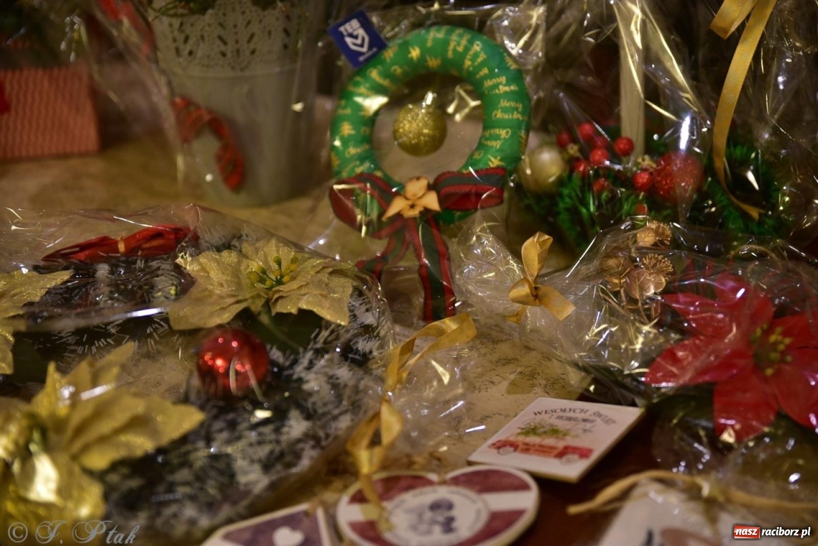 Zdjęcie w galerii na portalu naszraciborz.pl: Koncert charytatywny dla Judytki: taniec, folklor i świąteczne smaki zgromadziły tłumy wiadomości z regionu