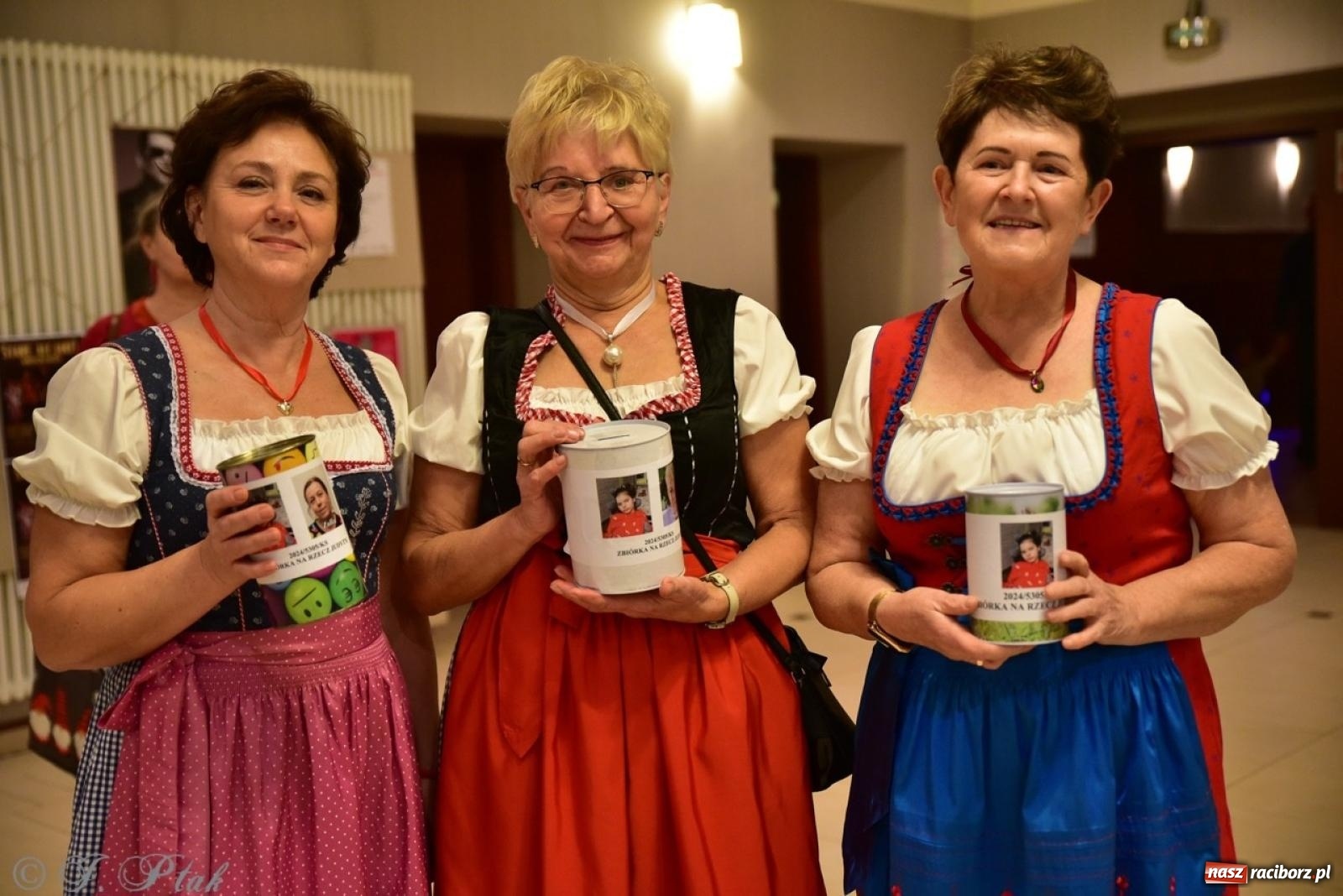 Zdjęcie w galerii na portalu naszraciborz.pl: Koncert charytatywny dla Judytki: taniec, folklor i świąteczne smaki zgromadziły tłumy wiadomości z regionu