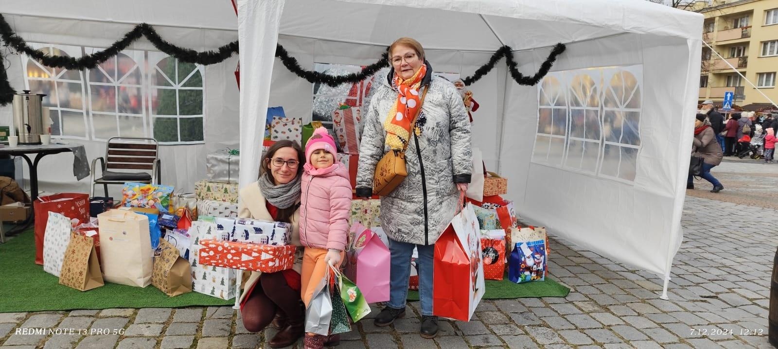 Zdjęcie w galerii na portalu naszraciborz.pl: Podaj prezent – raciborzanie okazali wielkie serca wiadomości z regionu