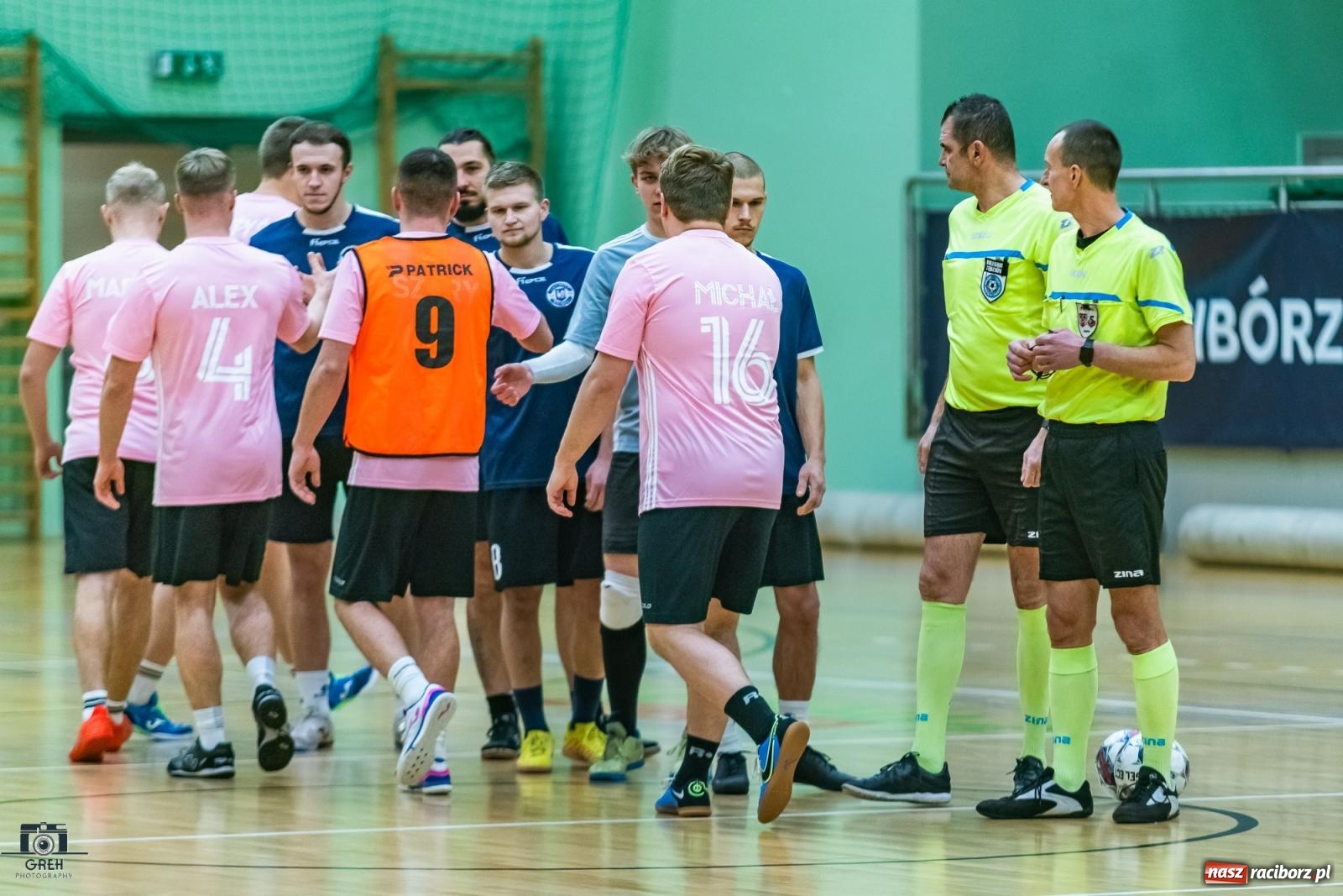Zdjęcie w galerii na portalu naszraciborz.pl: HLPN. Wyrównane pojedynki na parkiecie hali przy Łąkowej [FOTO] wiadomości z regionu