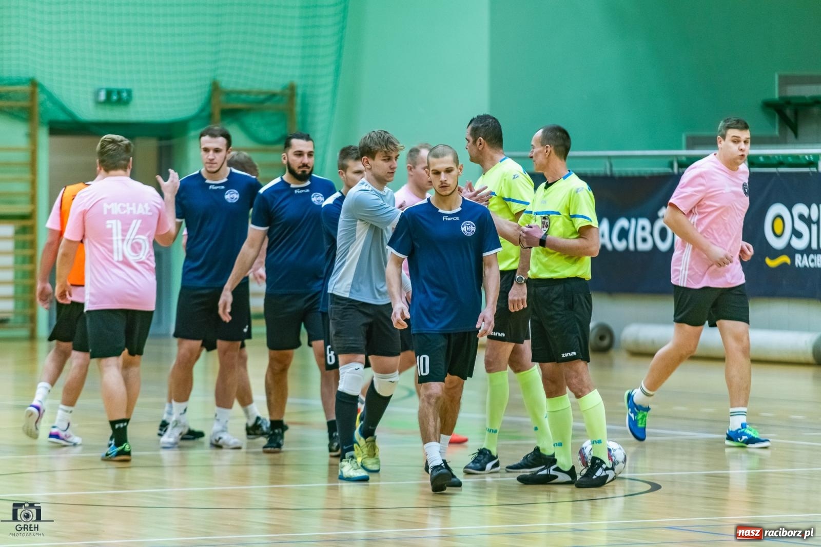Zdjęcie w galerii na portalu naszraciborz.pl: HLPN. Wyrównane pojedynki na parkiecie hali przy Łąkowej [FOTO] wiadomości z regionu