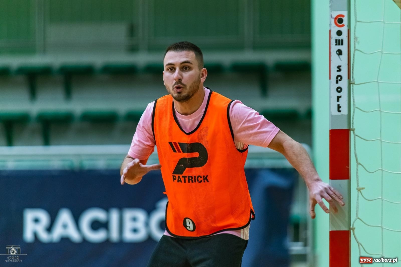 Zdjęcie w galerii na portalu naszraciborz.pl: HLPN. Wyrównane pojedynki na parkiecie hali przy Łąkowej [FOTO] wiadomości z regionu