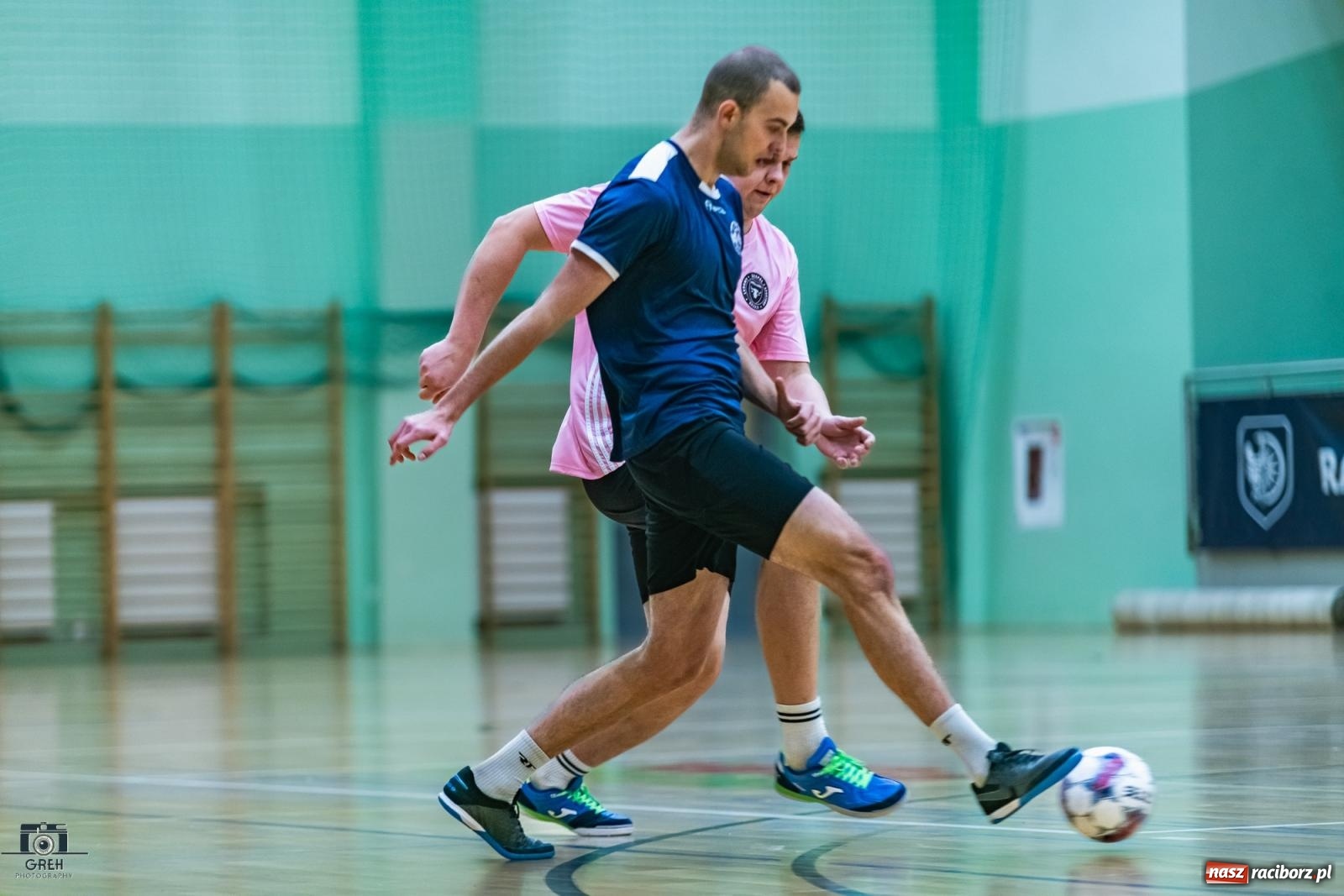 Zdjęcie w galerii na portalu naszraciborz.pl: HLPN. Wyrównane pojedynki na parkiecie hali przy Łąkowej [FOTO] wiadomości z regionu