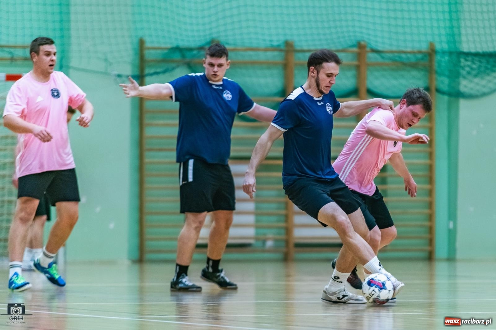 Zdjęcie w galerii na portalu naszraciborz.pl: HLPN. Wyrównane pojedynki na parkiecie hali przy Łąkowej [FOTO] wiadomości z regionu