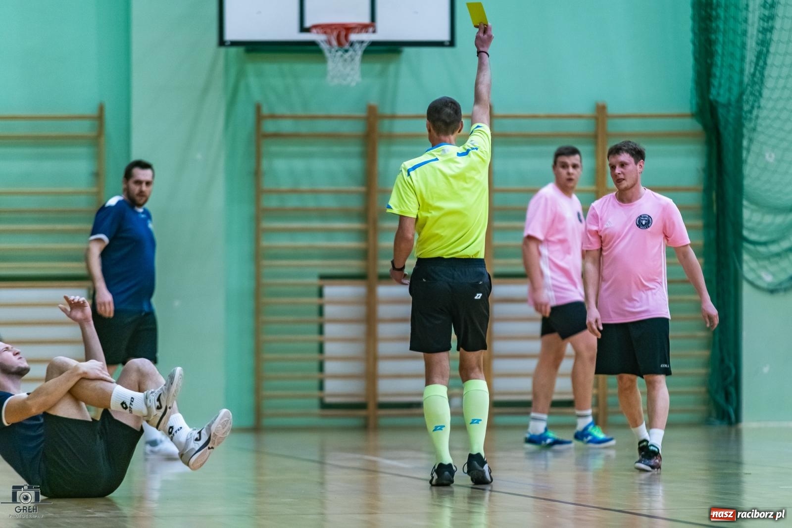 Zdjęcie w galerii na portalu naszraciborz.pl: HLPN. Wyrównane pojedynki na parkiecie hali przy Łąkowej [FOTO] wiadomości z regionu