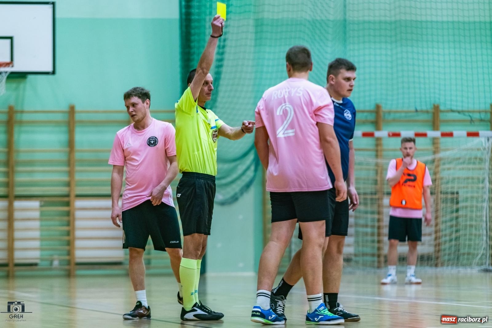 Zdjęcie w galerii na portalu naszraciborz.pl: HLPN. Wyrównane pojedynki na parkiecie hali przy Łąkowej [FOTO] wiadomości z regionu