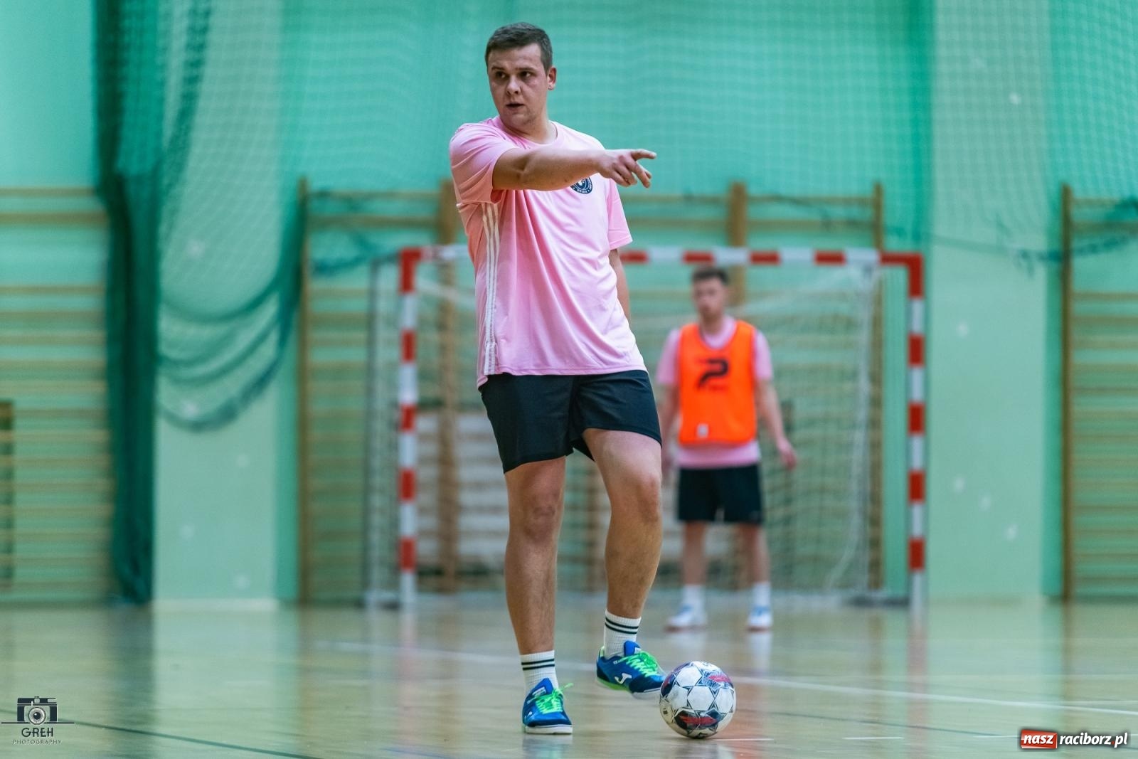 Zdjęcie w galerii na portalu naszraciborz.pl: HLPN. Wyrównane pojedynki na parkiecie hali przy Łąkowej [FOTO] wiadomości z regionu