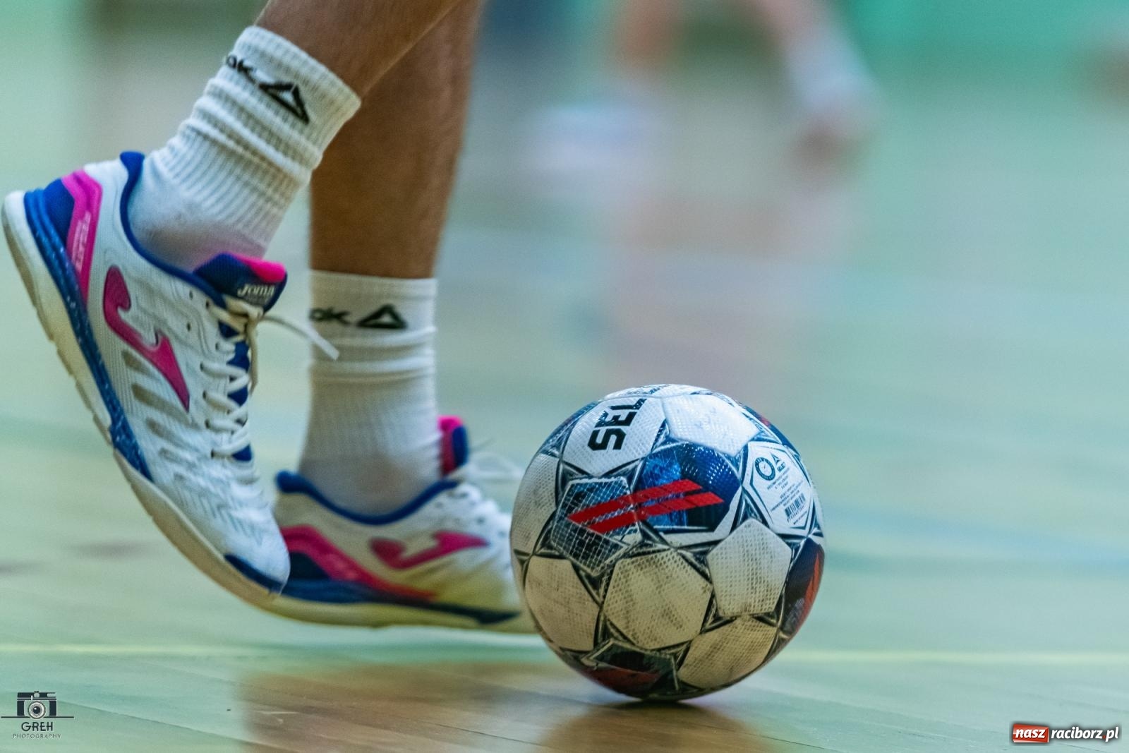 Zdjęcie w galerii na portalu naszraciborz.pl: HLPN. Wyrównane pojedynki na parkiecie hali przy Łąkowej [FOTO] wiadomości z regionu