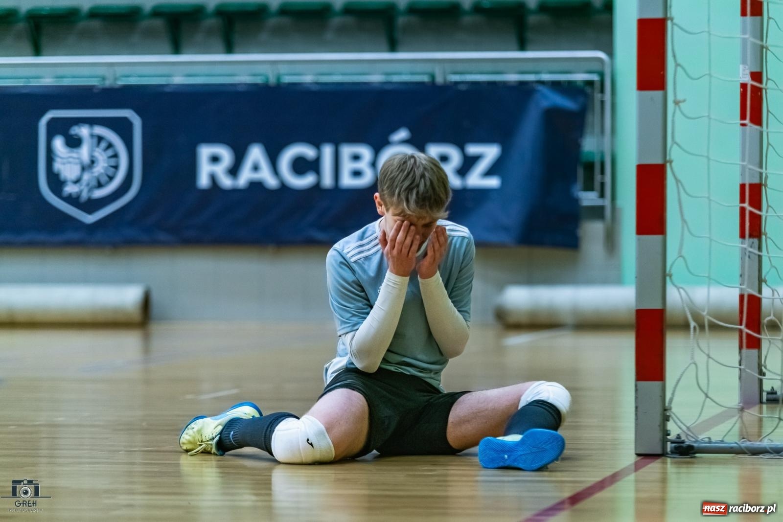 Zdjęcie w galerii na portalu naszraciborz.pl: HLPN. Wyrównane pojedynki na parkiecie hali przy Łąkowej [FOTO] wiadomości z regionu