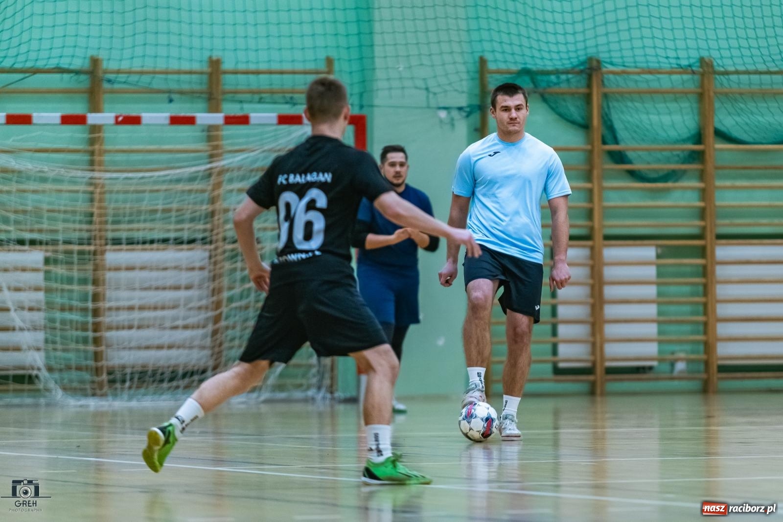 Zdjęcie w galerii na portalu naszraciborz.pl: HLPN. Wyrównane pojedynki na parkiecie hali przy Łąkowej [FOTO] wiadomości z regionu