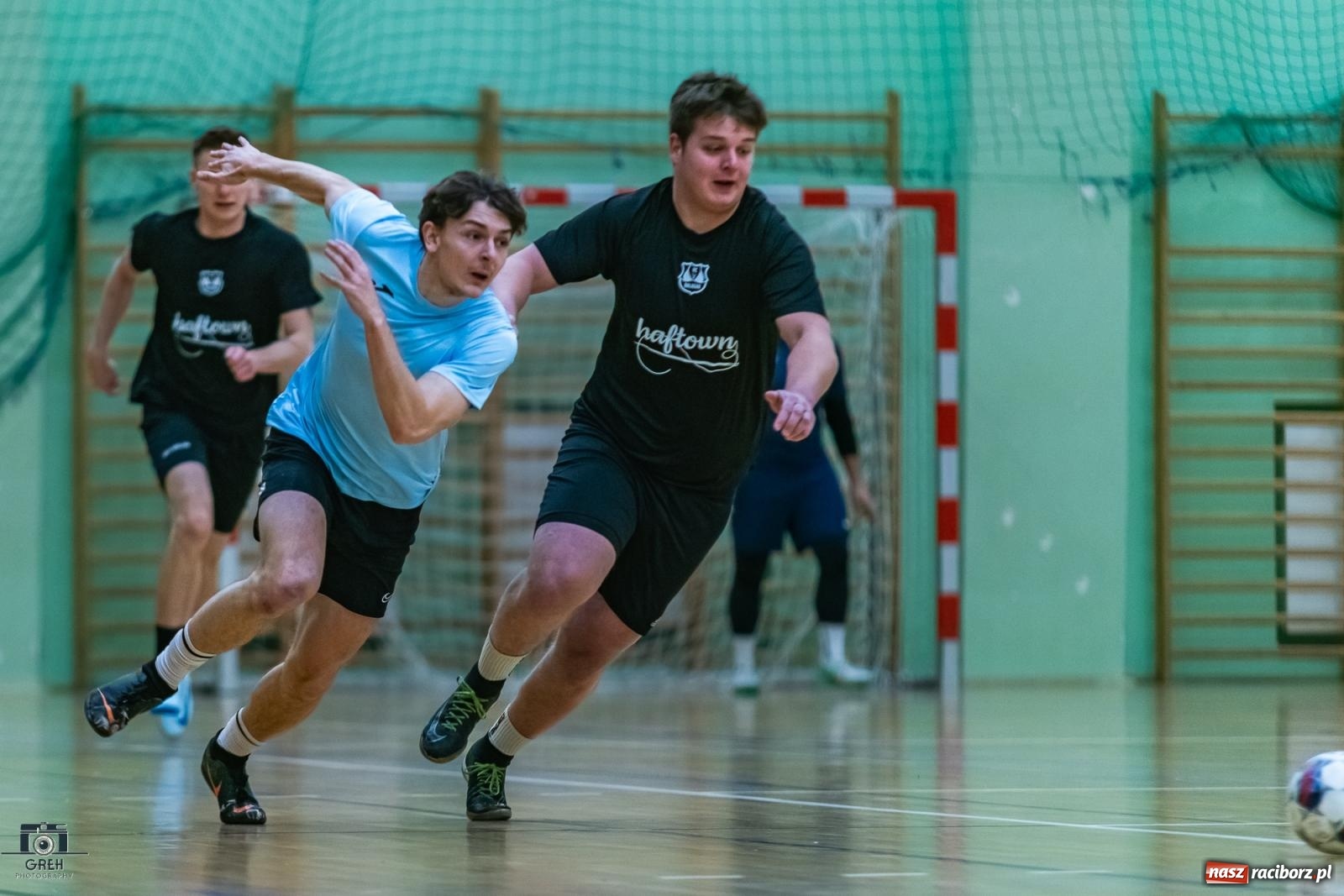Zdjęcie w galerii na portalu naszraciborz.pl: HLPN. Wyrównane pojedynki na parkiecie hali przy Łąkowej [FOTO] wiadomości z regionu