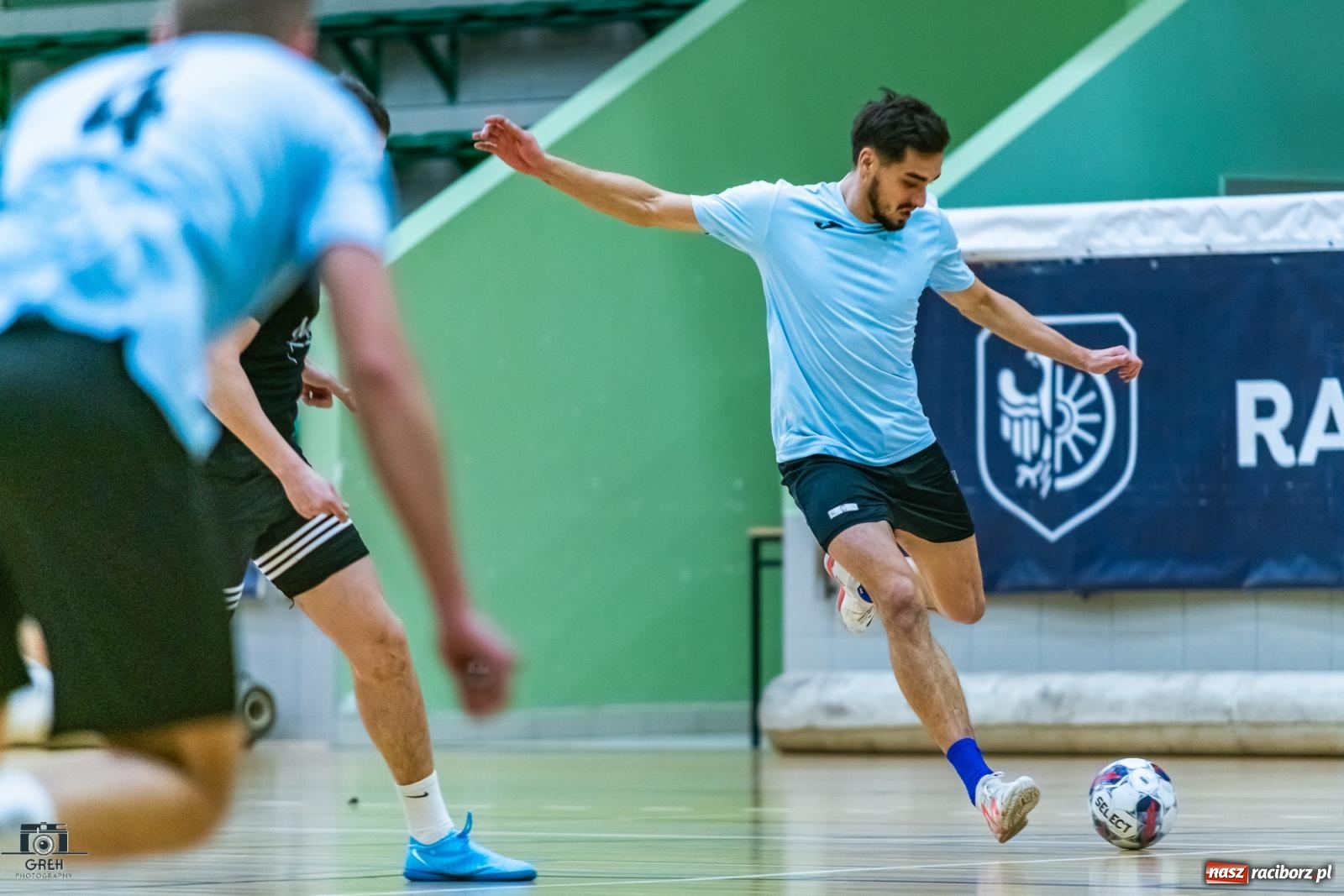 Zdjęcie w galerii na portalu naszraciborz.pl: HLPN. Wyrównane pojedynki na parkiecie hali przy Łąkowej [FOTO] wiadomości z regionu