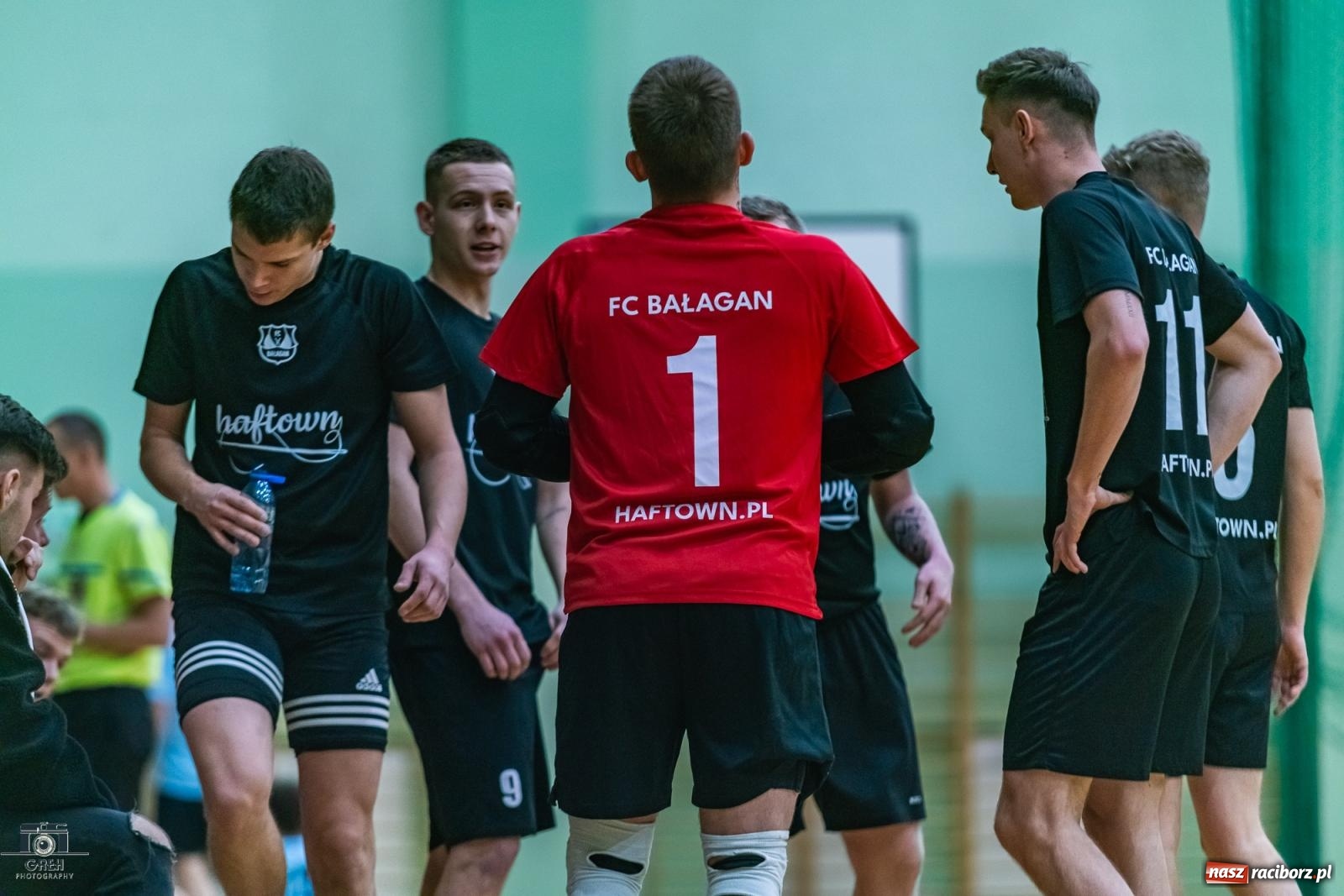 Zdjęcie w galerii na portalu naszraciborz.pl: HLPN. Wyrównane pojedynki na parkiecie hali przy Łąkowej [FOTO] wiadomości z regionu