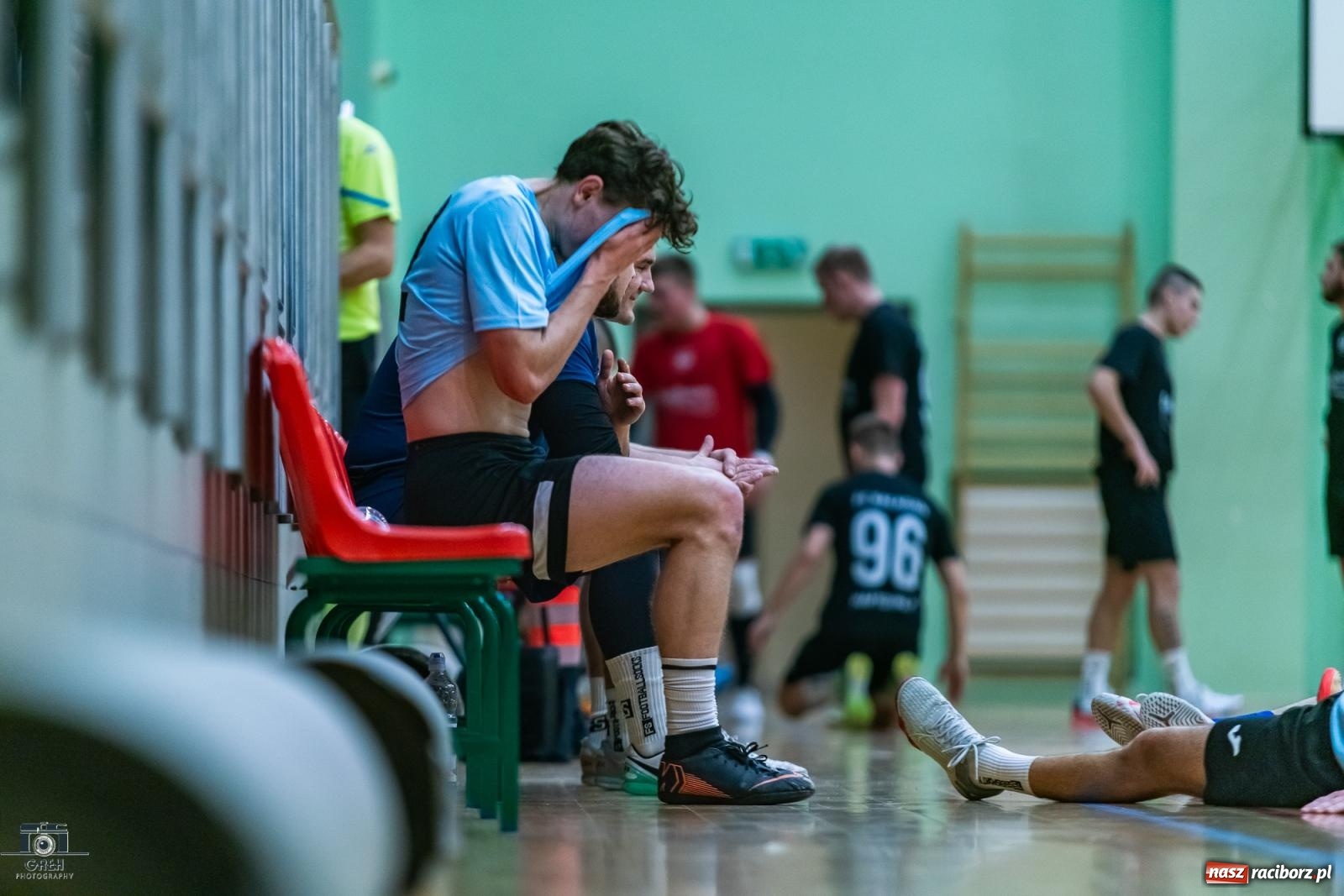 Zdjęcie w galerii na portalu naszraciborz.pl: HLPN. Wyrównane pojedynki na parkiecie hali przy Łąkowej [FOTO] wiadomości z regionu