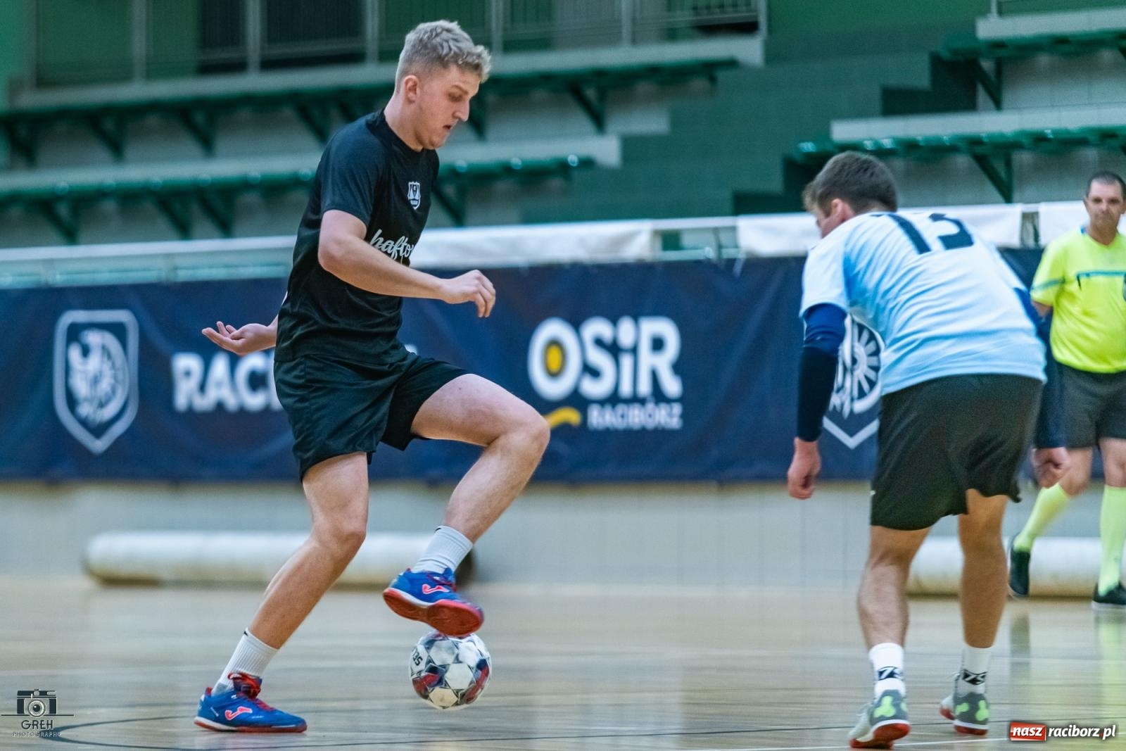 Zdjęcie w galerii na portalu naszraciborz.pl: HLPN. Wyrównane pojedynki na parkiecie hali przy Łąkowej [FOTO] wiadomości z regionu