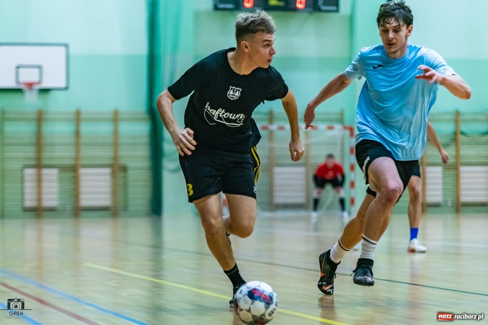 Zdjęcie w galerii na portalu naszraciborz.pl: HLPN. Wyrównane pojedynki na parkiecie hali przy Łąkowej [FOTO] wiadomości z regionu