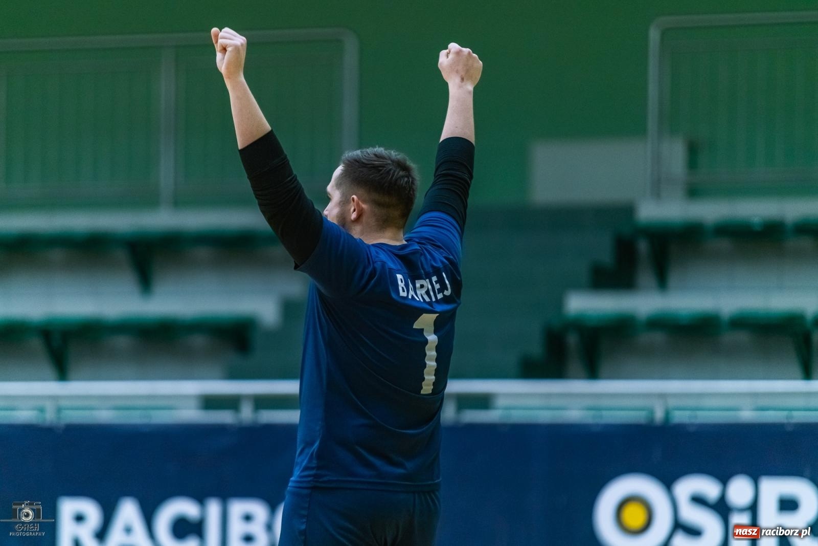 Zdjęcie w galerii na portalu naszraciborz.pl: HLPN. Wyrównane pojedynki na parkiecie hali przy Łąkowej [FOTO] wiadomości z regionu