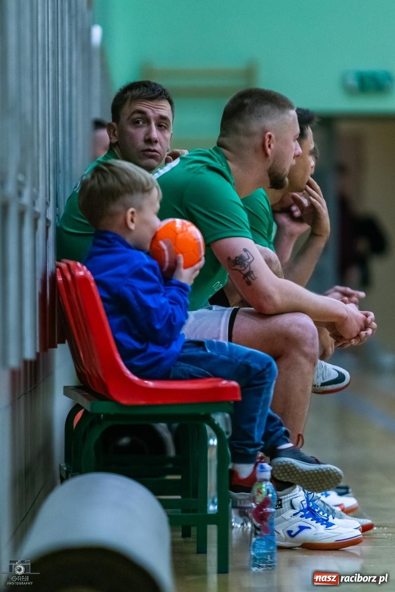 Zdjęcie w galerii na portalu naszraciborz.pl: HLPN. Wyrównane pojedynki na parkiecie hali przy Łąkowej [FOTO] wiadomości z regionu