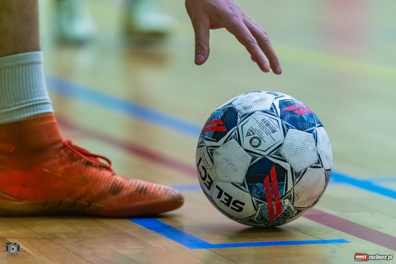 Zdjęcie w galerii na portalu naszraciborz.pl: HLPN. Wyrównane pojedynki na parkiecie hali przy Łąkowej [FOTO] wiadomości z regionu