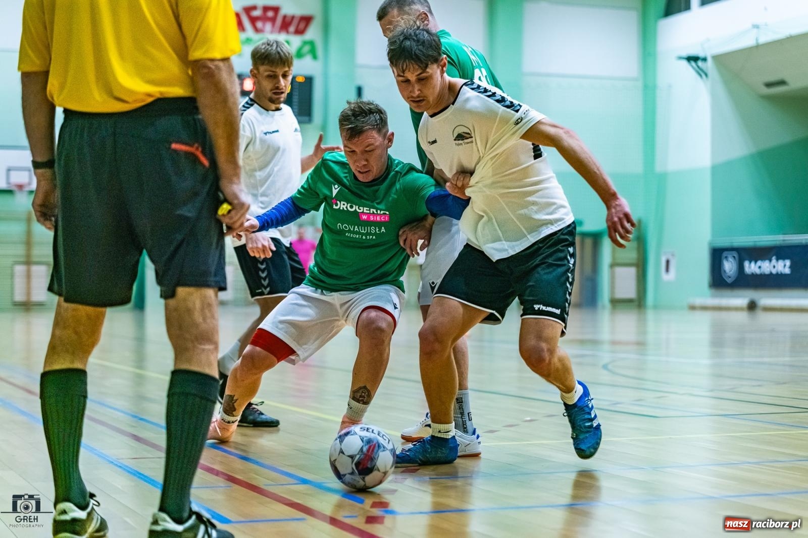 Zdjęcie w galerii na portalu naszraciborz.pl: HLPN. Wyrównane pojedynki na parkiecie hali przy Łąkowej [FOTO] wiadomości z regionu