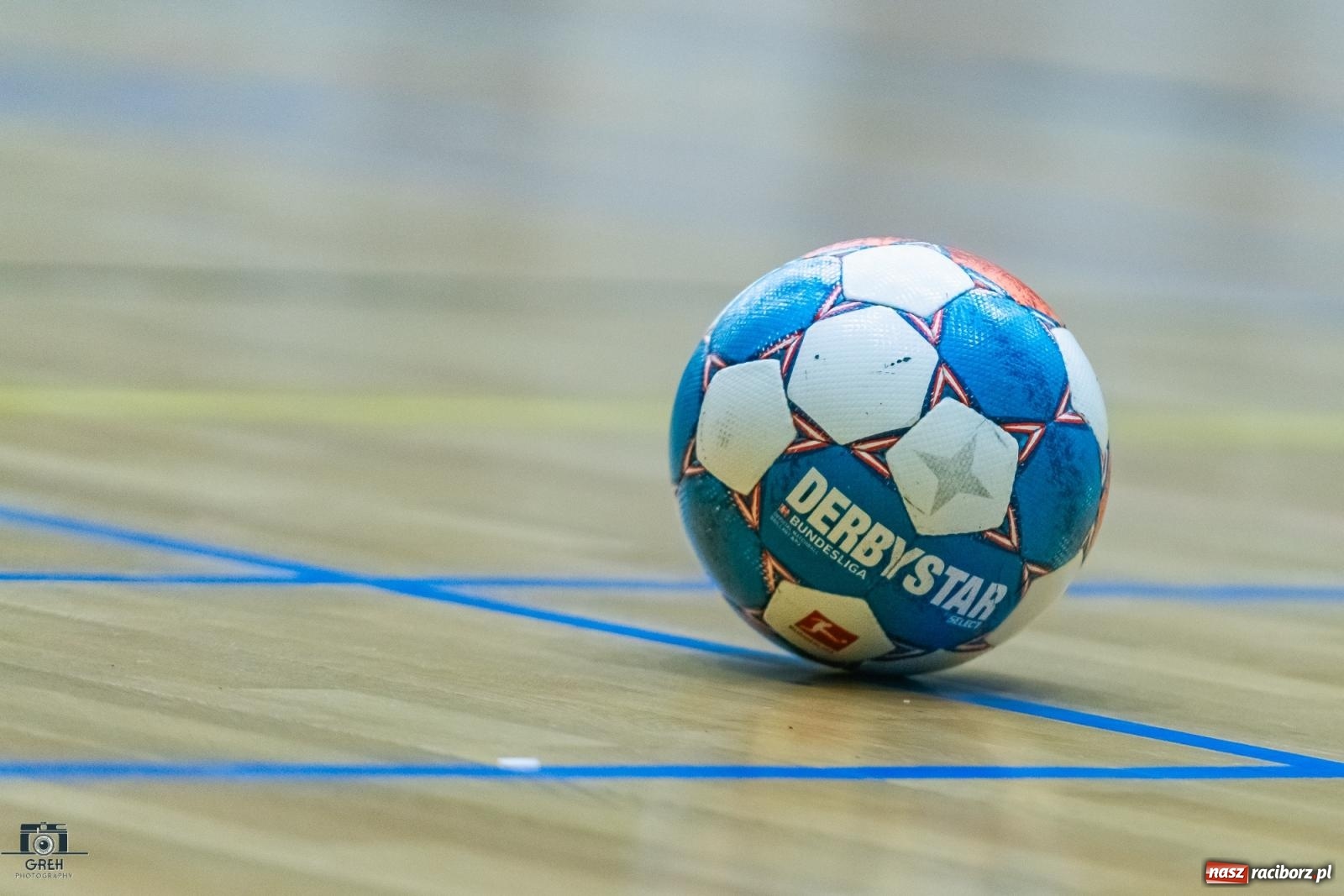 Zdjęcie w galerii na portalu naszraciborz.pl: HLPN. Wyrównane pojedynki na parkiecie hali przy Łąkowej [FOTO] wiadomości z regionu