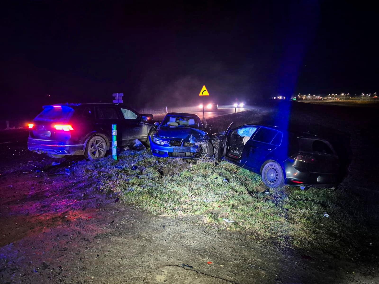 Zdjęcie w galerii na portalu naszraciborz.pl: Zderzenie trzech samochodów na DK 45 w Rudniku [FOTO] wiadomości z regionu