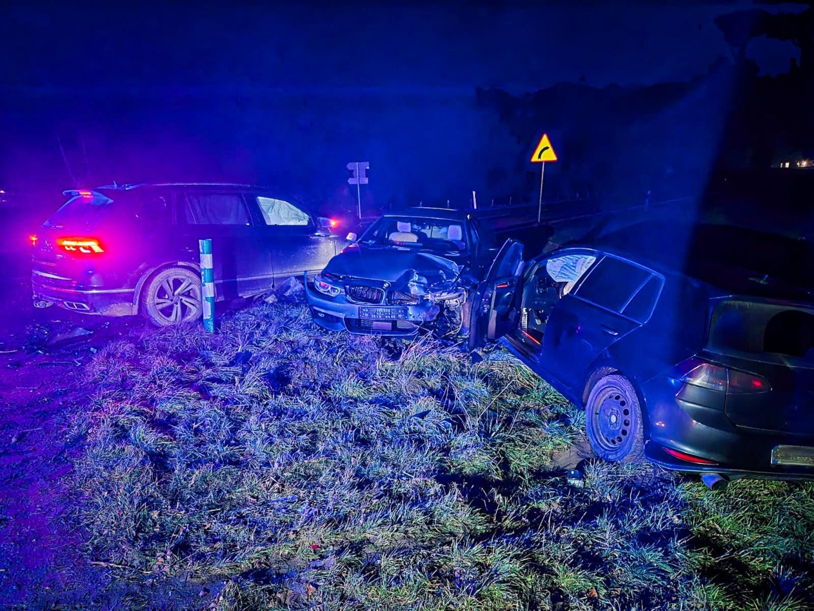 Zdjęcie w galerii na portalu naszraciborz.pl: Zderzenie trzech samochodów na DK 45 w Rudniku [FOTO] wiadomości z regionu