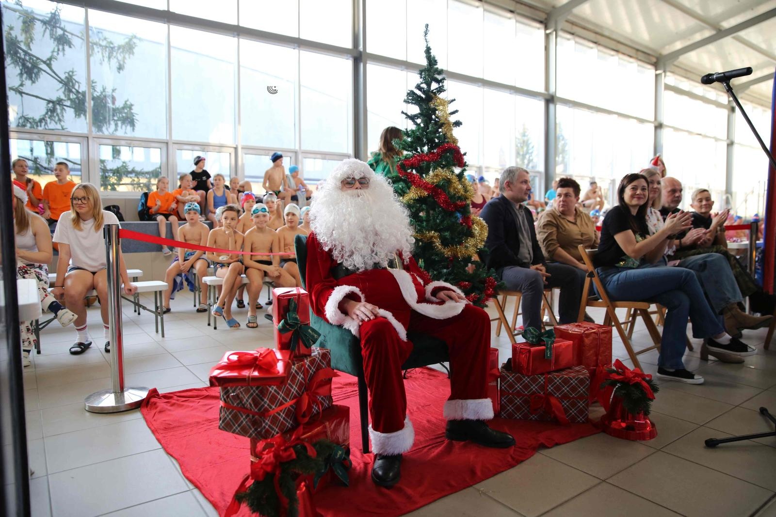 Zdjęcie w galerii na portalu naszraciborz.pl: Mikołajkowa sobota w ZSOMS. Zawody i jarmark z Natalią Tul wiadomości z regionu