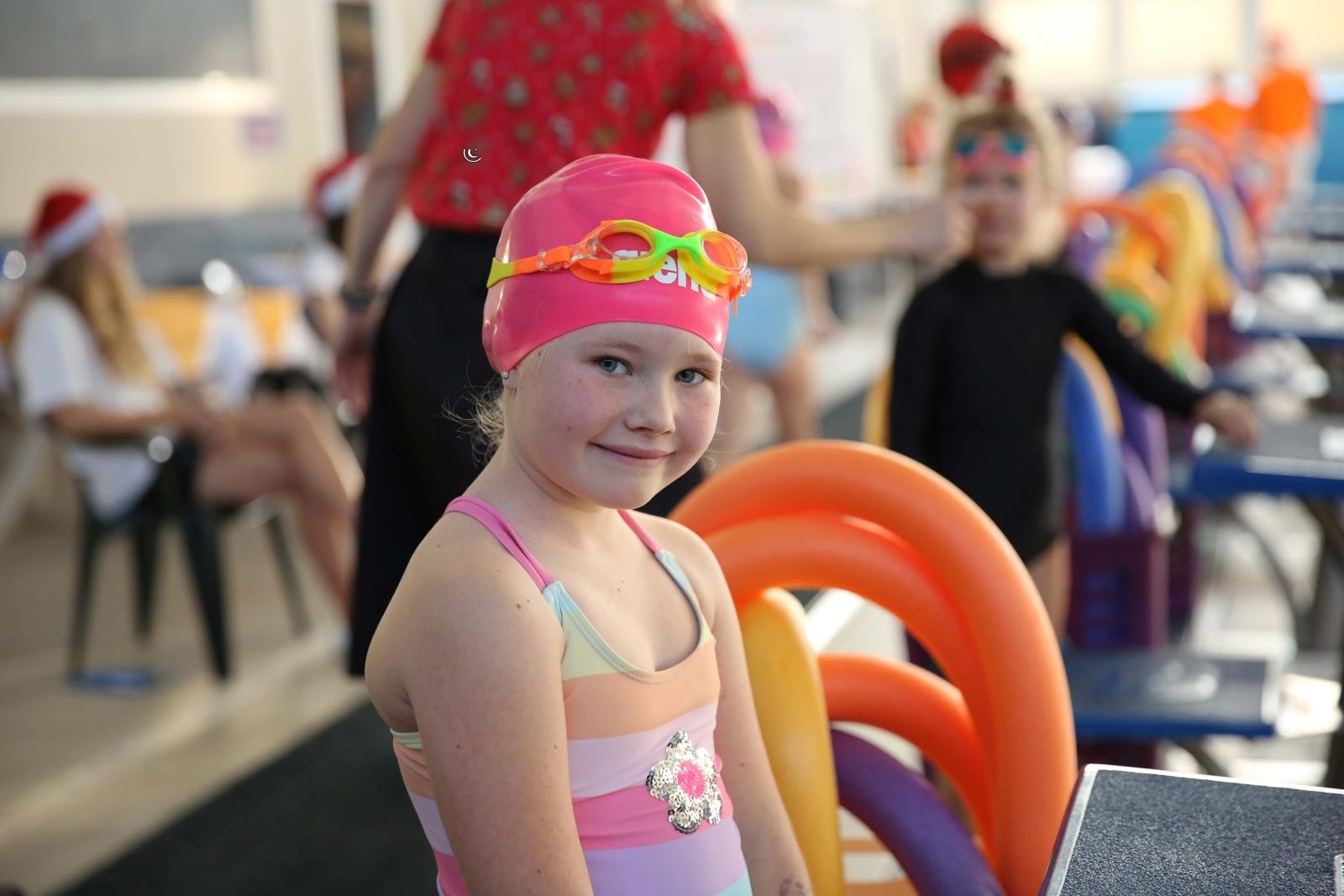 Zdjęcie w galerii na portalu naszraciborz.pl: Mikołajkowa sobota w ZSOMS. Zawody i jarmark z Natalią Tul wiadomości z regionu