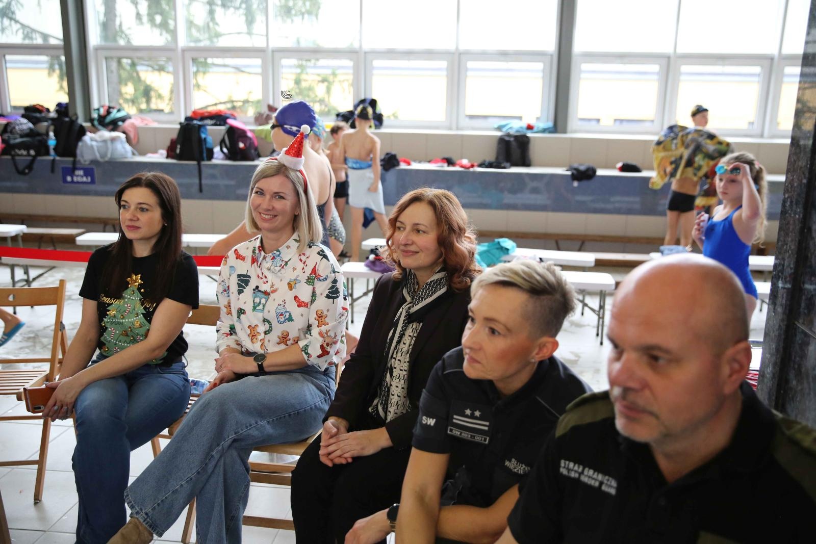 Zdjęcie w galerii na portalu naszraciborz.pl: Mikołajkowa sobota w ZSOMS. Zawody i jarmark z Natalią Tul wiadomości z regionu