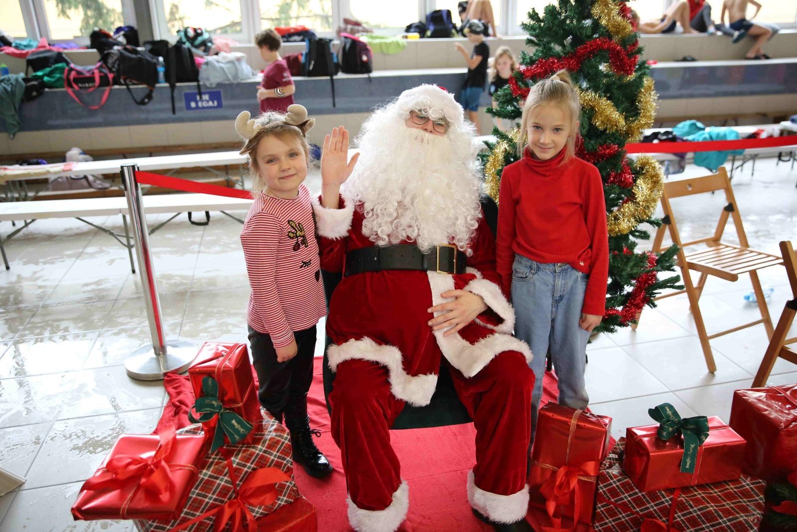Zdjęcie w galerii na portalu naszraciborz.pl: Mikołajkowa sobota w ZSOMS. Zawody i jarmark z Natalią Tul wiadomości z regionu