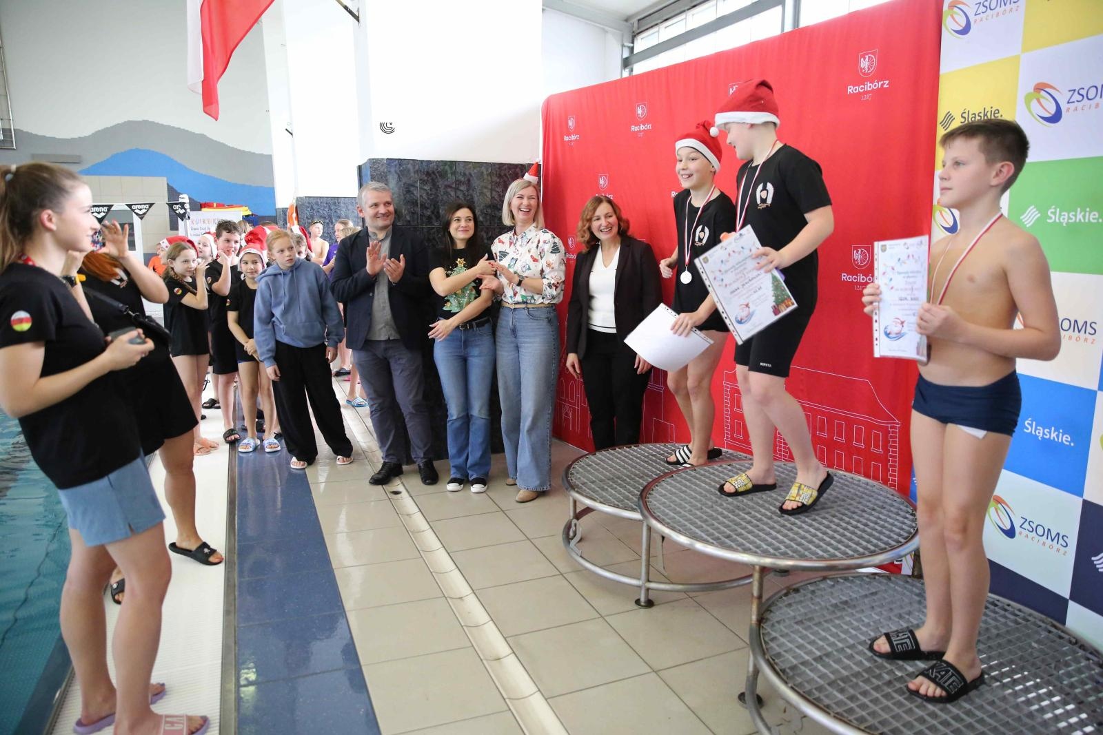 Zdjęcie w galerii na portalu naszraciborz.pl: Mikołajkowa sobota w ZSOMS. Zawody i jarmark z Natalią Tul wiadomości z regionu