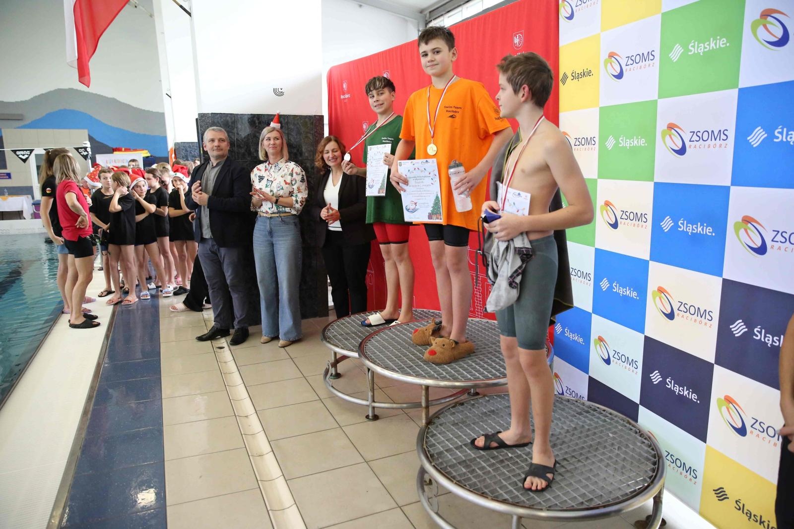 Zdjęcie w galerii na portalu naszraciborz.pl: Mikołajkowa sobota w ZSOMS. Zawody i jarmark z Natalią Tul wiadomości z regionu