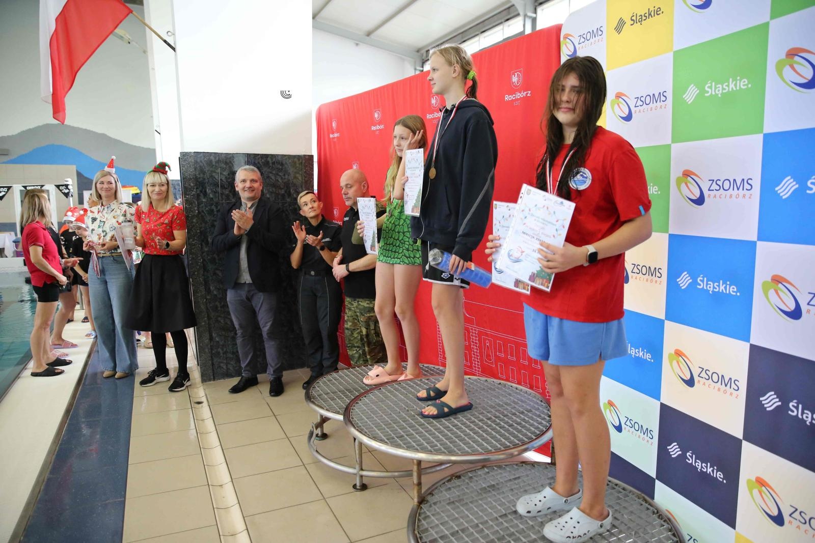 Zdjęcie w galerii na portalu naszraciborz.pl: Mikołajkowa sobota w ZSOMS. Zawody i jarmark z Natalią Tul wiadomości z regionu