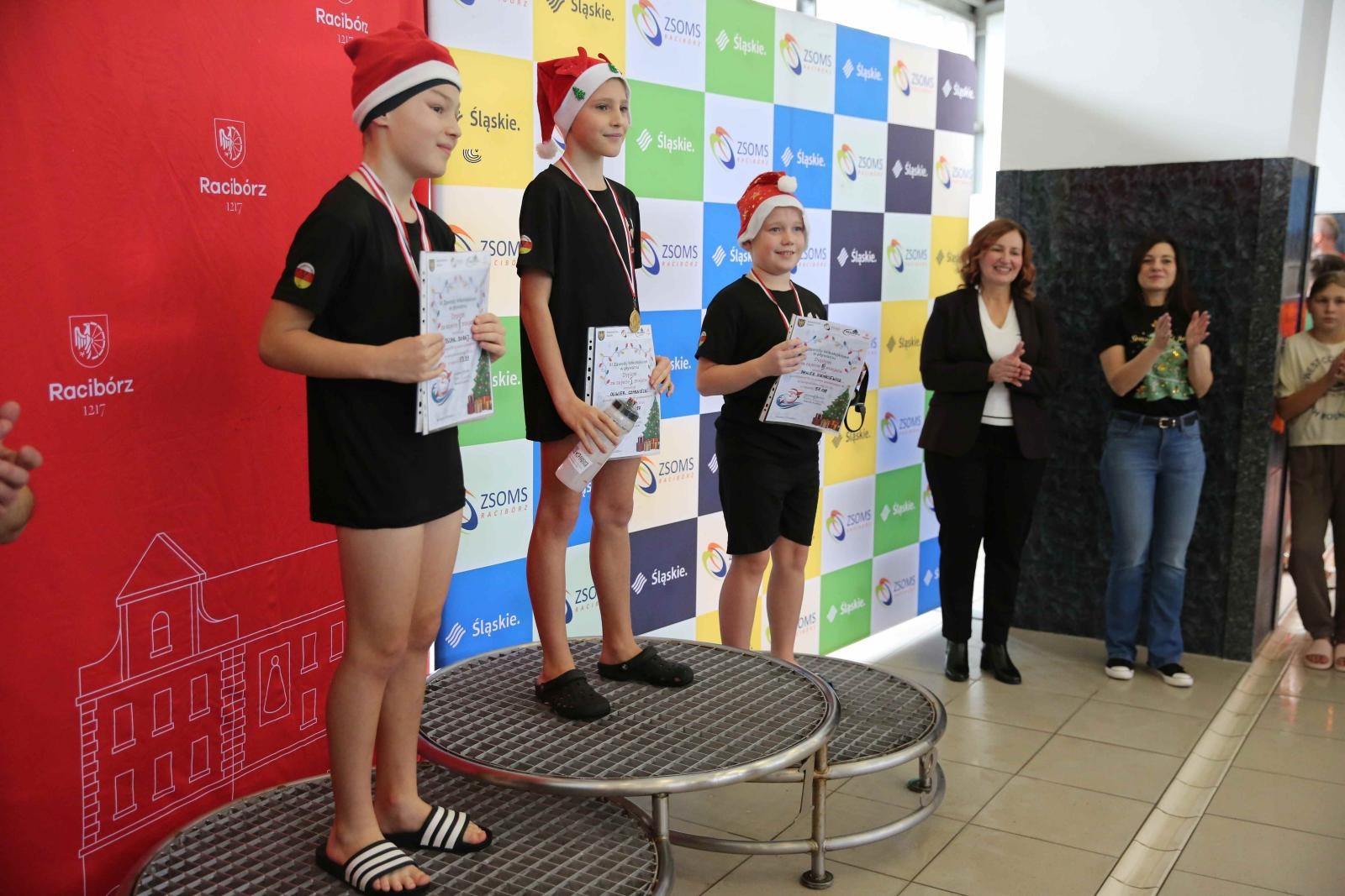 Zdjęcie w galerii na portalu naszraciborz.pl: Mikołajkowa sobota w ZSOMS. Zawody i jarmark z Natalią Tul wiadomości z regionu