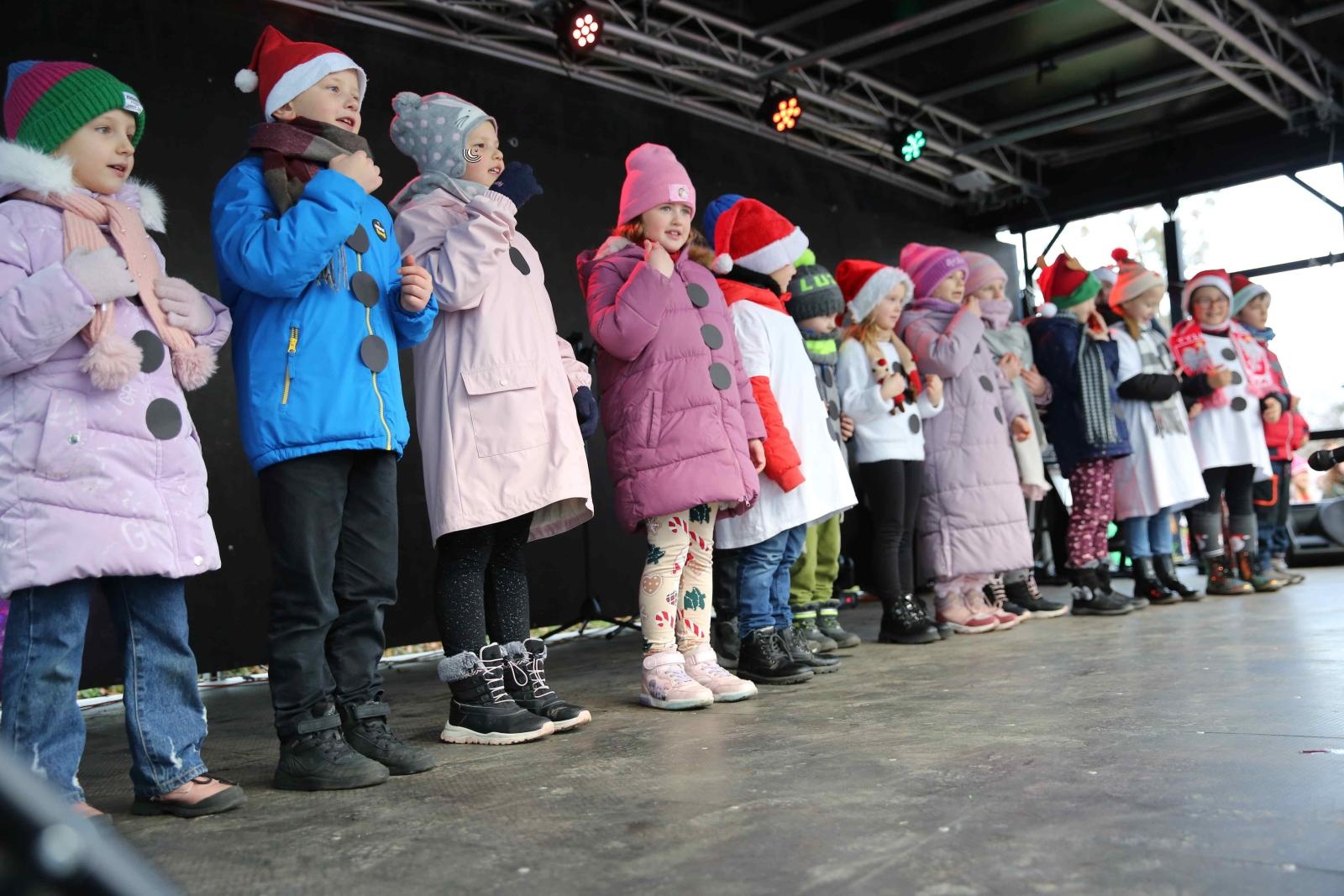 Zdjęcie w galerii na portalu naszraciborz.pl: Mikołajkowa sobota w ZSOMS. Zawody i jarmark z Natalią Tul wiadomości z regionu
