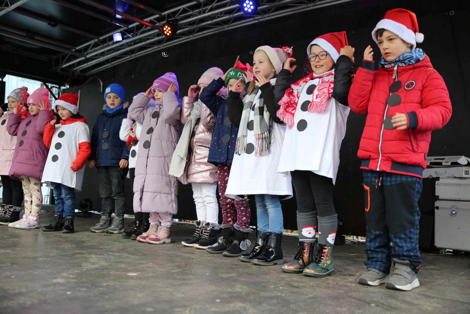Zdjęcie w galerii na portalu naszraciborz.pl: Mikołajkowa sobota w ZSOMS. Zawody i jarmark z Natalią Tul wiadomości z regionu