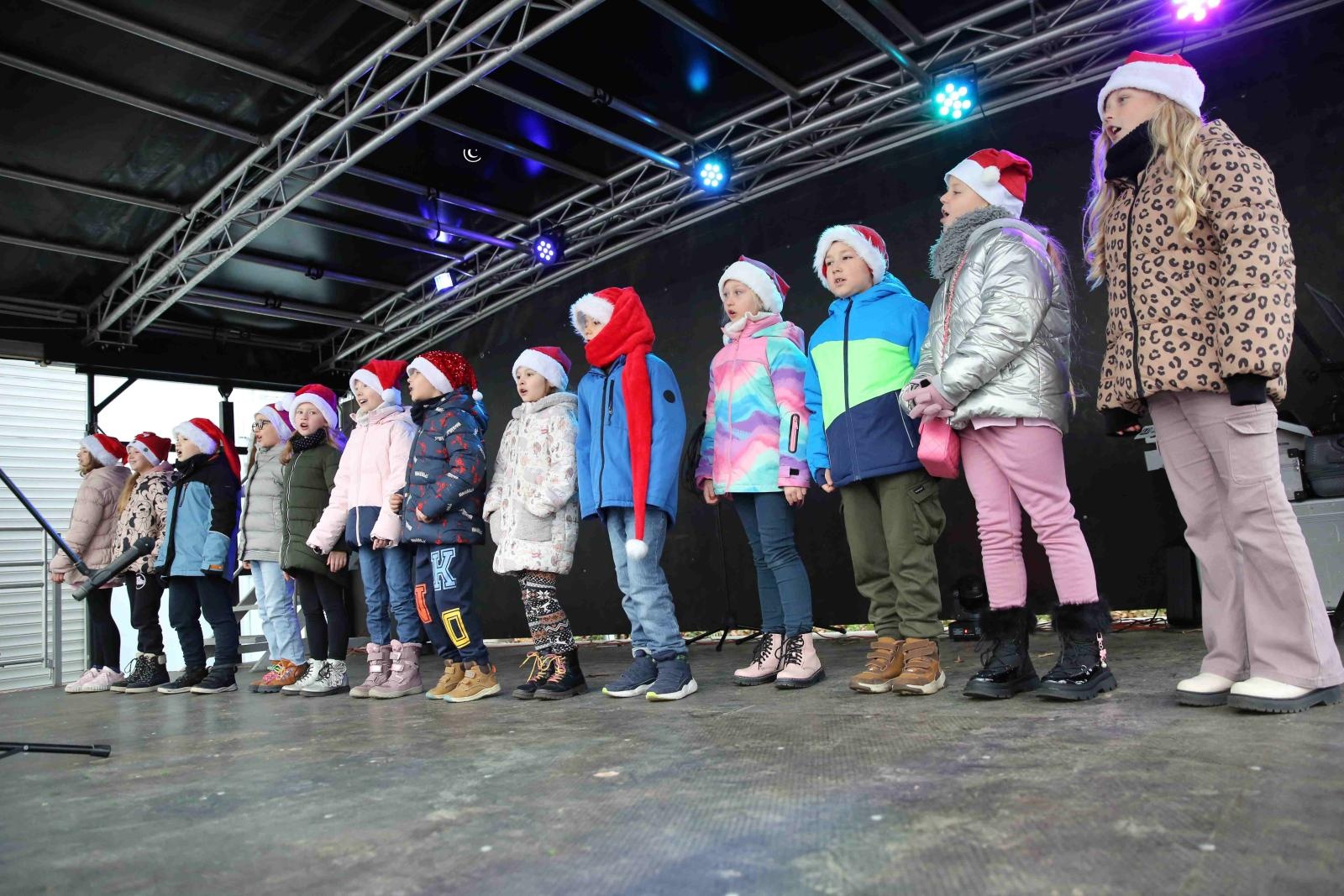 Zdjęcie w galerii na portalu naszraciborz.pl: Mikołajkowa sobota w ZSOMS. Zawody i jarmark z Natalią Tul wiadomości z regionu