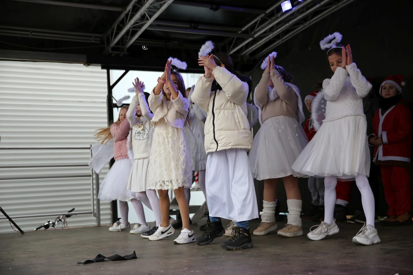 Zdjęcie w galerii na portalu naszraciborz.pl: Mikołajkowa sobota w ZSOMS. Zawody i jarmark z Natalią Tul wiadomości z regionu