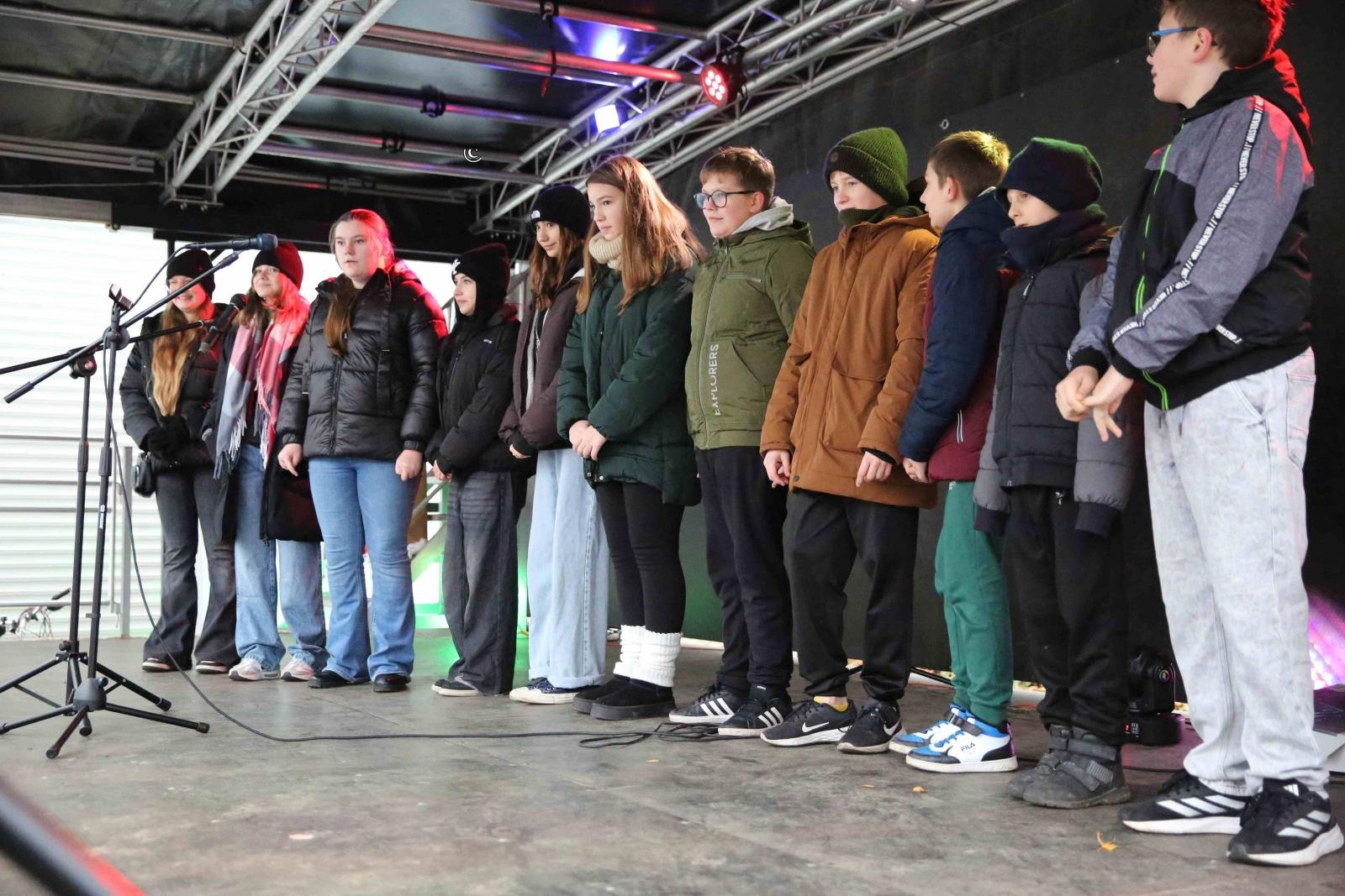 Zdjęcie w galerii na portalu naszraciborz.pl: Mikołajkowa sobota w ZSOMS. Zawody i jarmark z Natalią Tul wiadomości z regionu