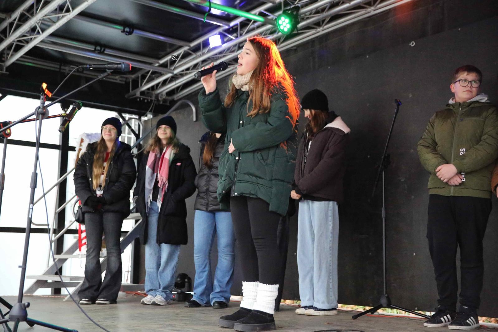 Zdjęcie w galerii na portalu naszraciborz.pl: Mikołajkowa sobota w ZSOMS. Zawody i jarmark z Natalią Tul wiadomości z regionu