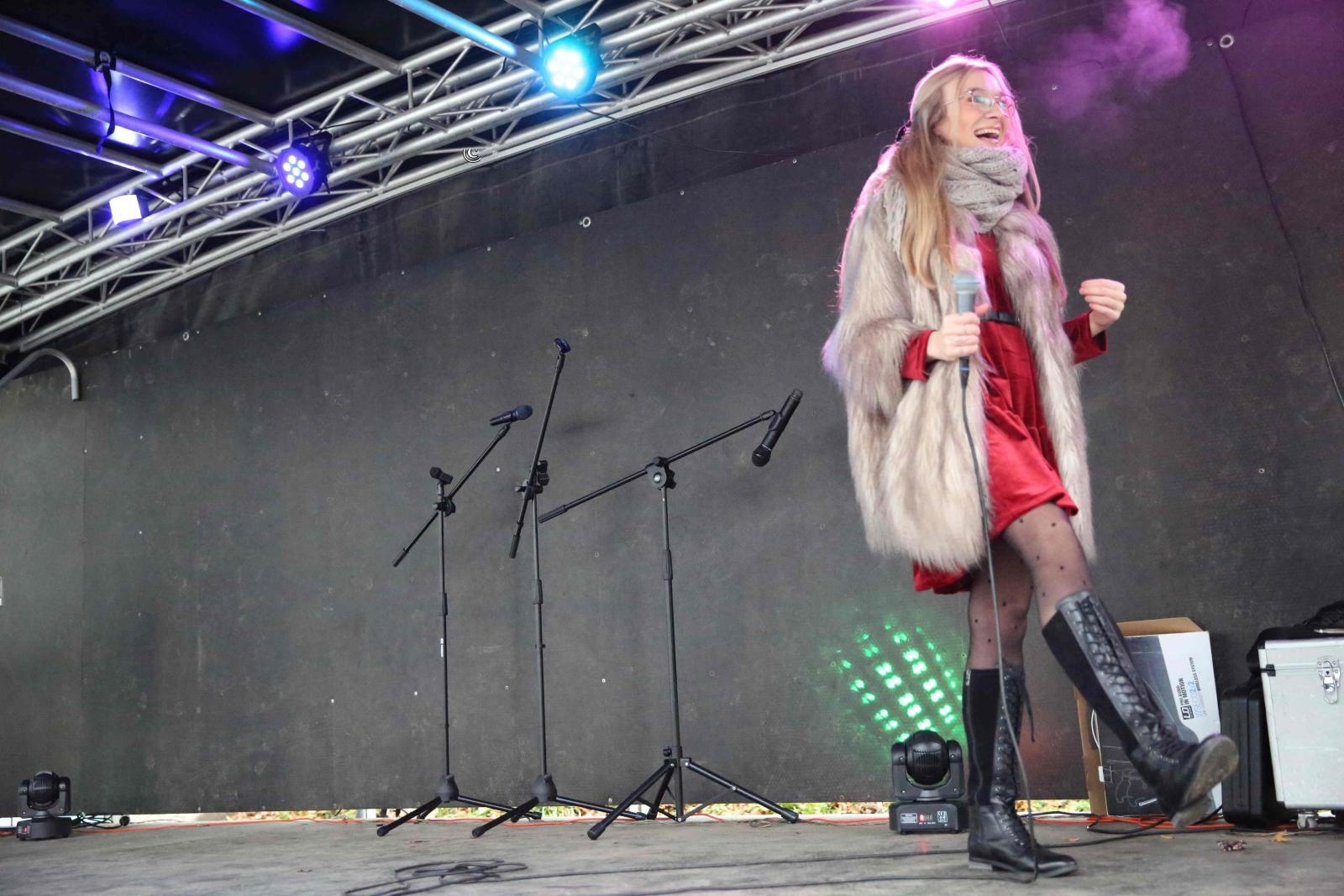 Zdjęcie w galerii na portalu naszraciborz.pl: Mikołajkowa sobota w ZSOMS. Zawody i jarmark z Natalią Tul wiadomości z regionu