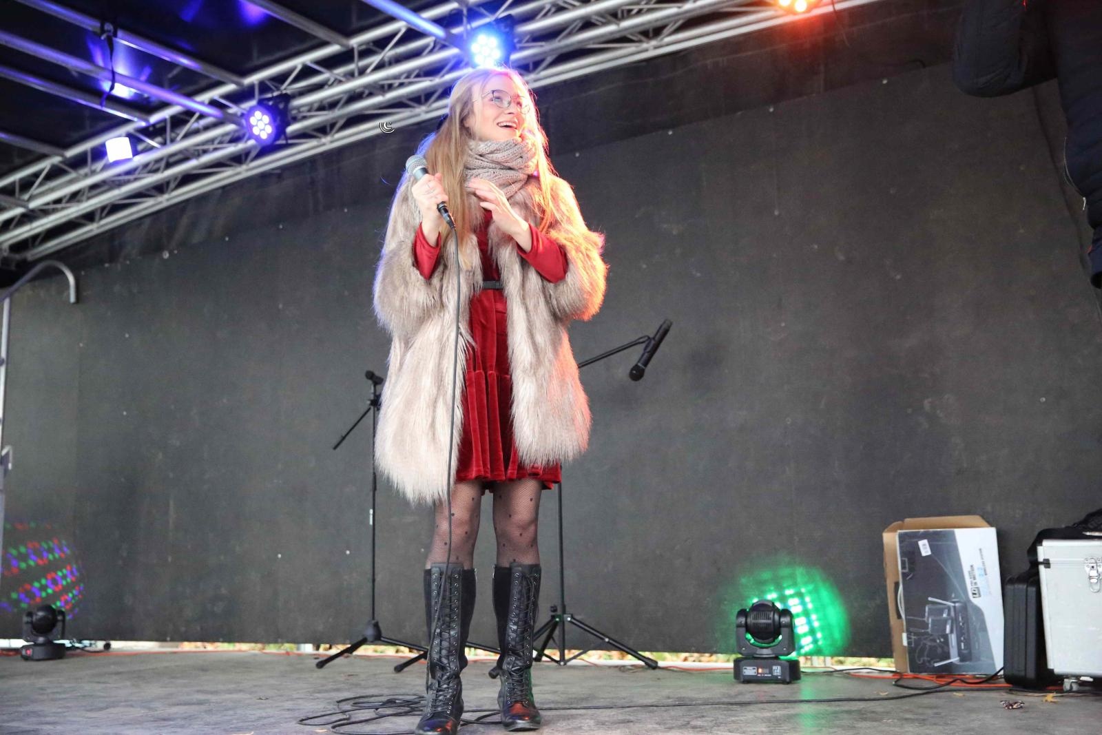 Zdjęcie w galerii na portalu naszraciborz.pl: Mikołajkowa sobota w ZSOMS. Zawody i jarmark z Natalią Tul wiadomości z regionu