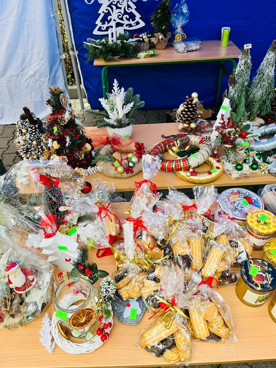 Zdjęcie w galerii na portalu naszraciborz.pl: Mikołajkowa sobota w ZSOMS. Zawody i jarmark z Natalią Tul wiadomości z regionu