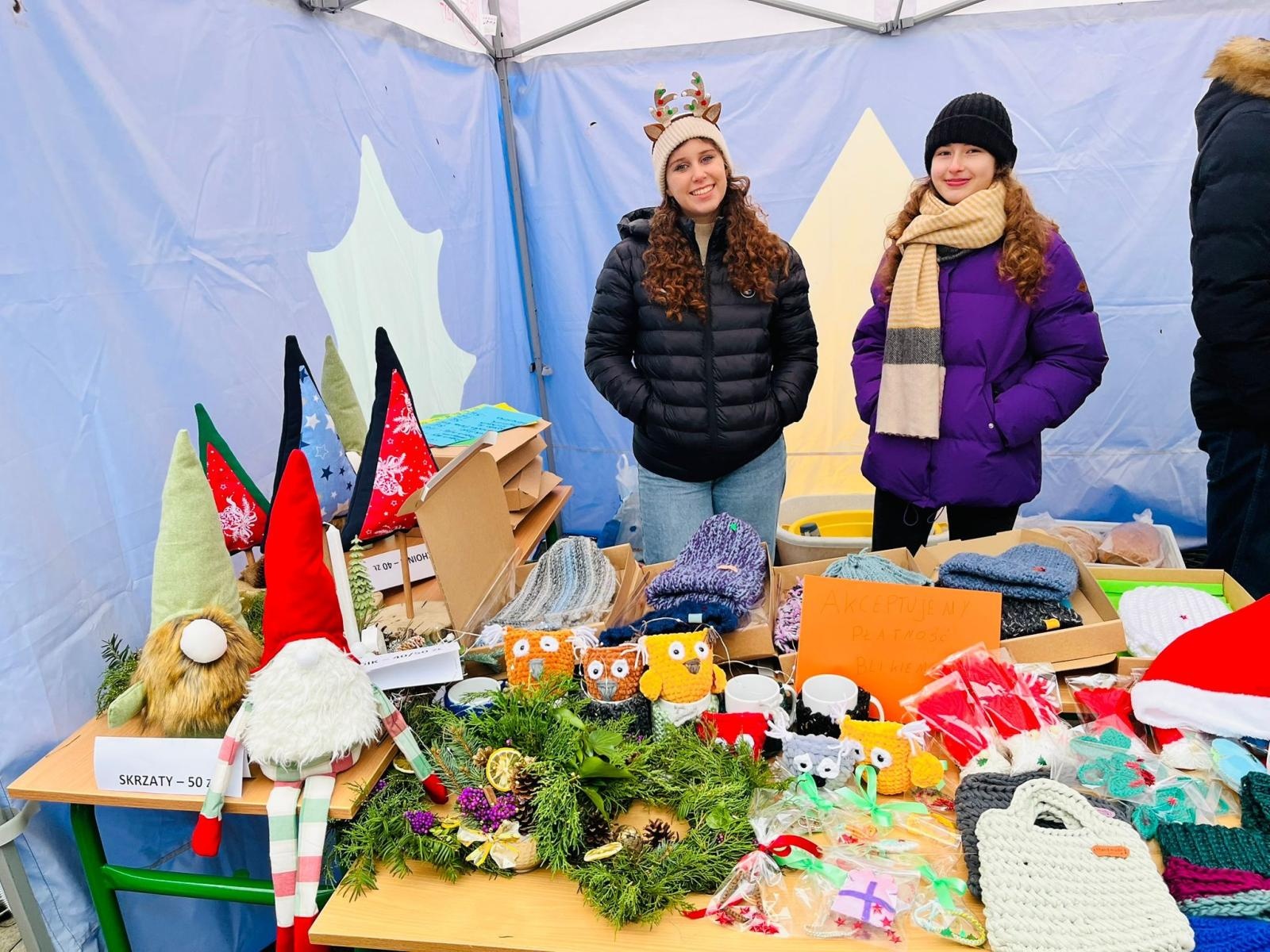Zdjęcie w galerii na portalu naszraciborz.pl: Mikołajkowa sobota w ZSOMS. Zawody i jarmark z Natalią Tul wiadomości z regionu