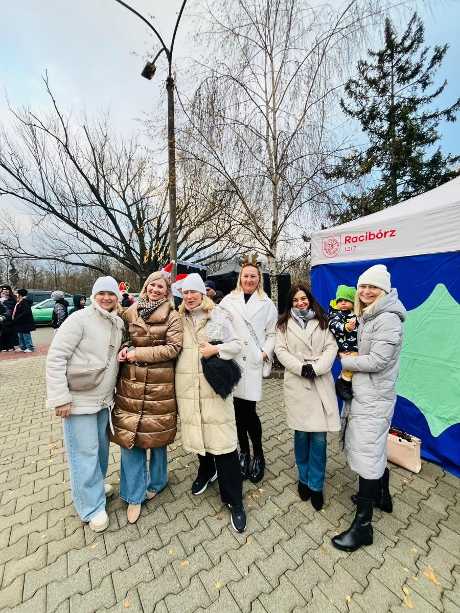 Zdjęcie w galerii na portalu naszraciborz.pl: Mikołajkowa sobota w ZSOMS. Zawody i jarmark z Natalią Tul wiadomości z regionu