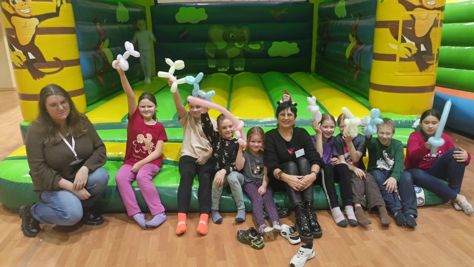 Zdjęcie w galerii na portalu naszraciborz.pl: Mikołajkowa sobota w ZSOMS. Zawody i jarmark z Natalią Tul wiadomości z regionu